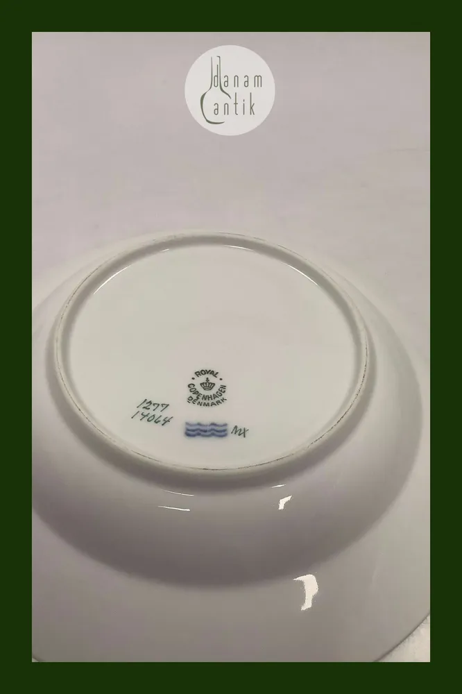 Royal Copenhagen Tunna Dybtallerken No 1277/14064