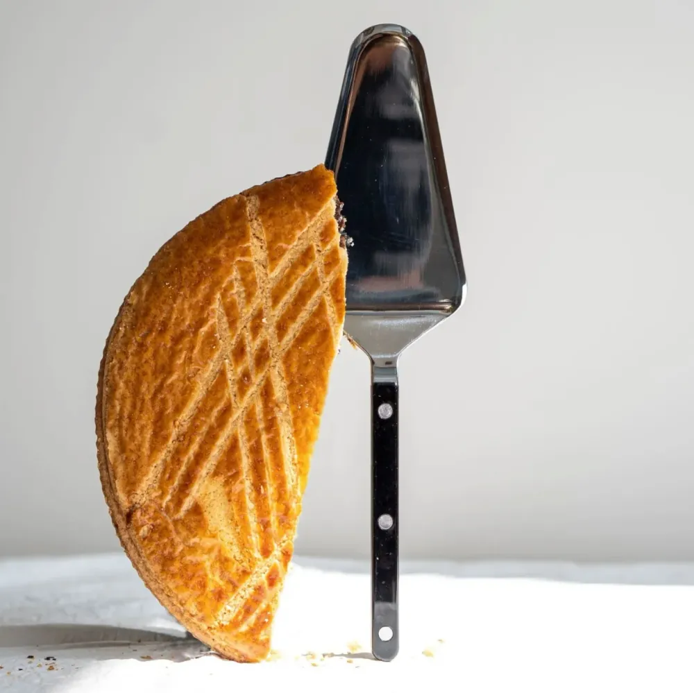 Sabre Tart Server Black