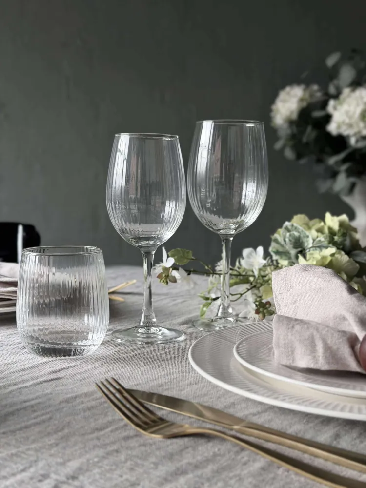 Vinglas Rillet med guld kant - 4 stk. 350ml