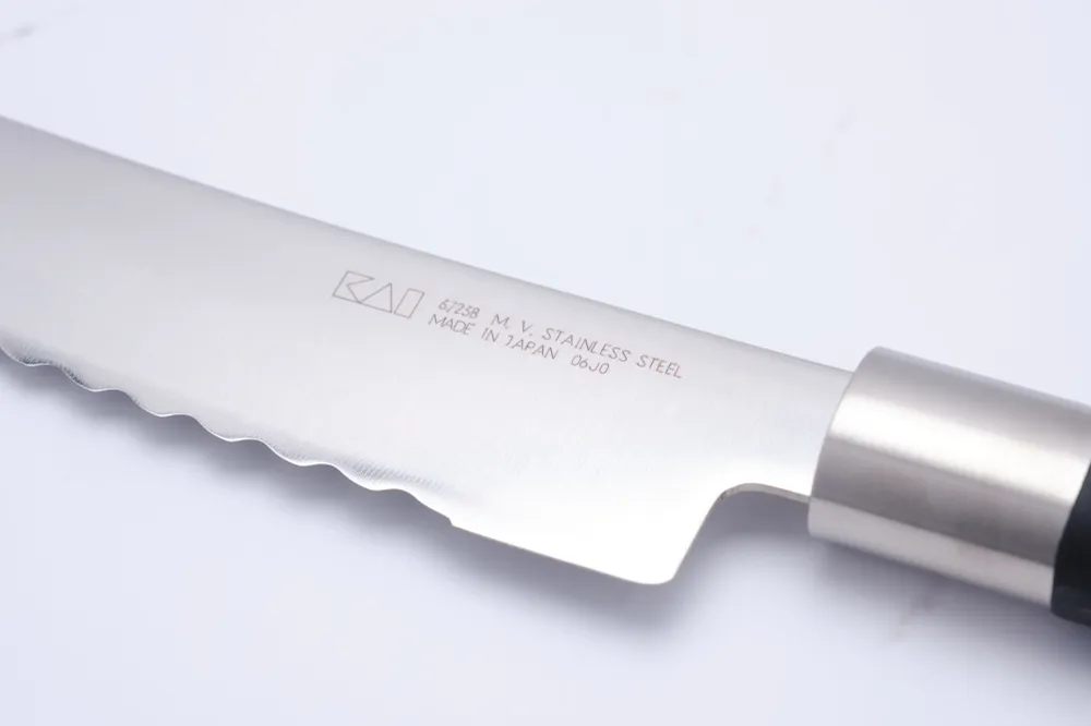 Wasabi Black - 230 mm Brødkniv