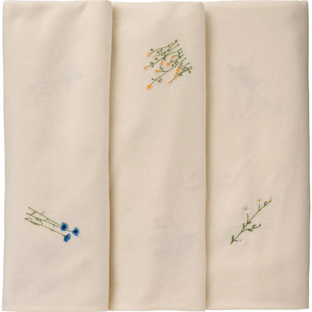 Ib Laursen - Dug Flora aflang m/margueritter, kornblomster og smørblomster butter cream 150 x 250 cm