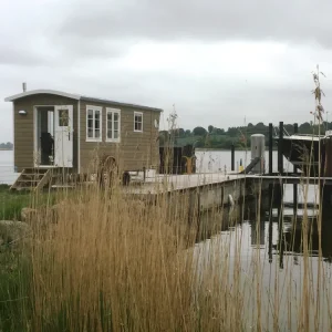 "Luisenlund" saunavogn – dit håndlavede mobile sauna-retræte