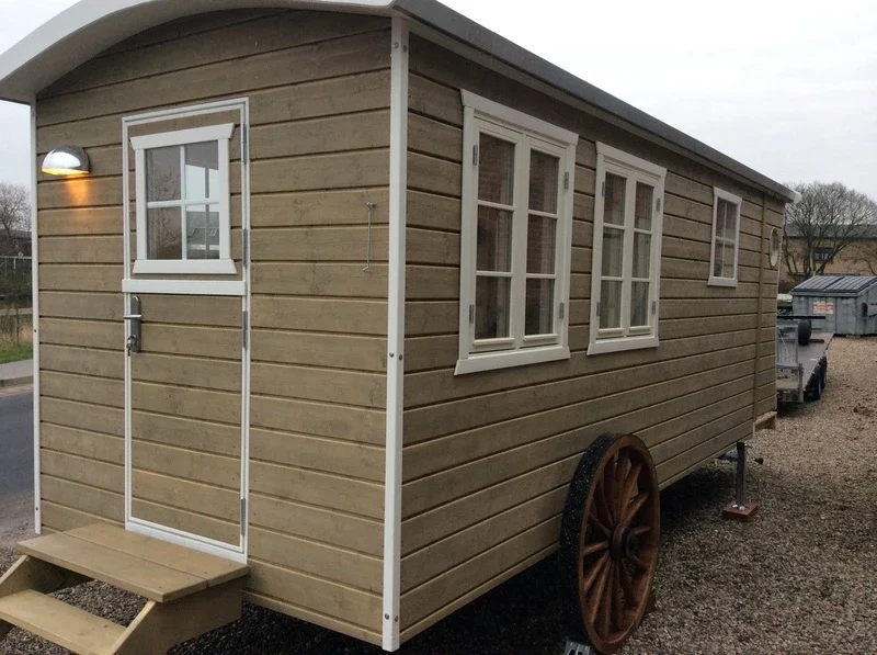 "Luisenlund" saunavogn – dit håndlavede mobile sauna-retræte