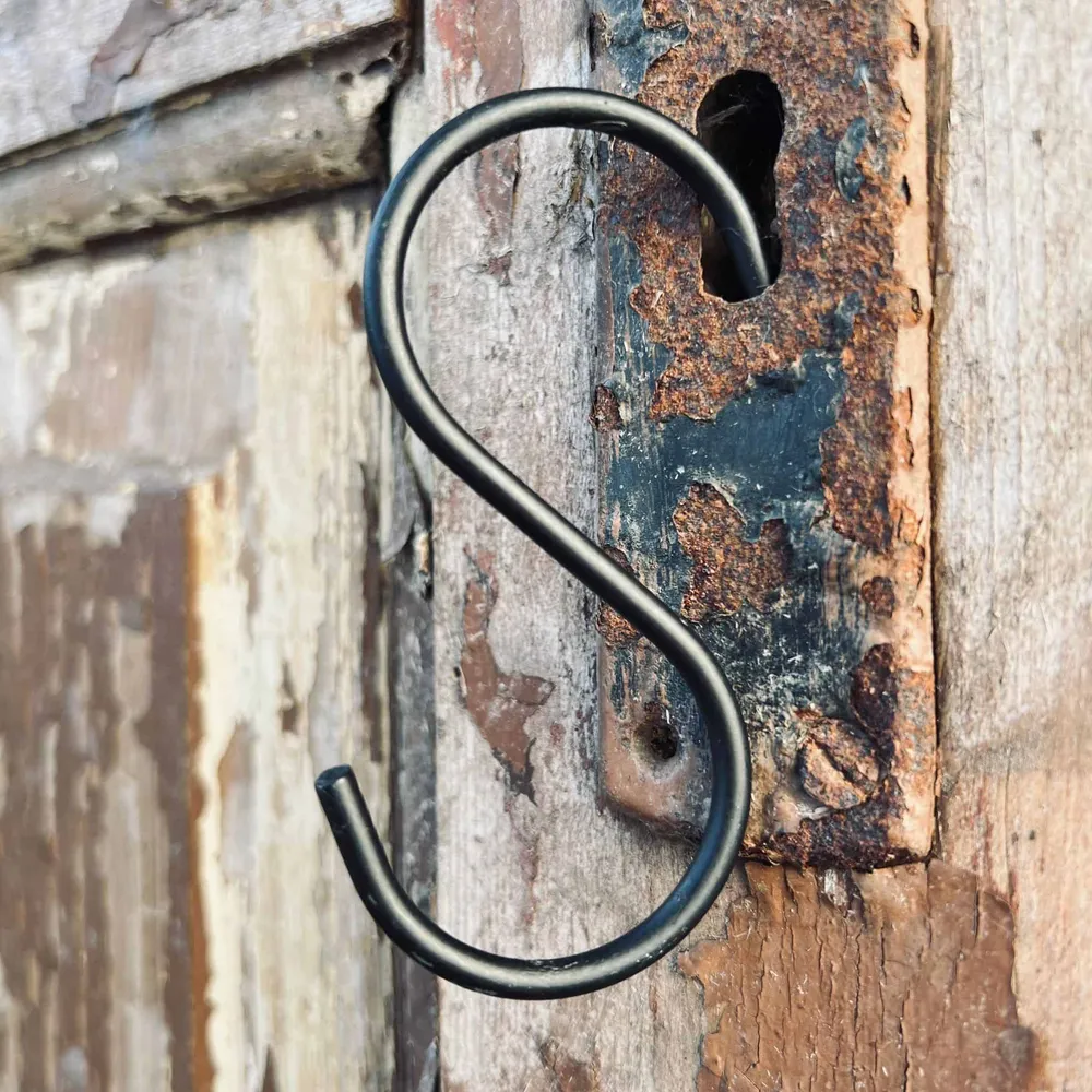 S-Krog i sort metal - 1 stk