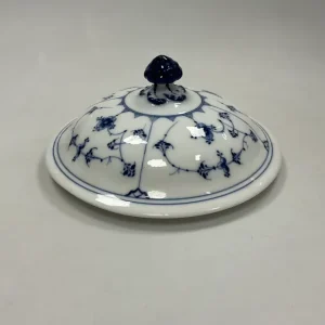 Royal Copenhagen Musselmalet Riflet låg til No. 397