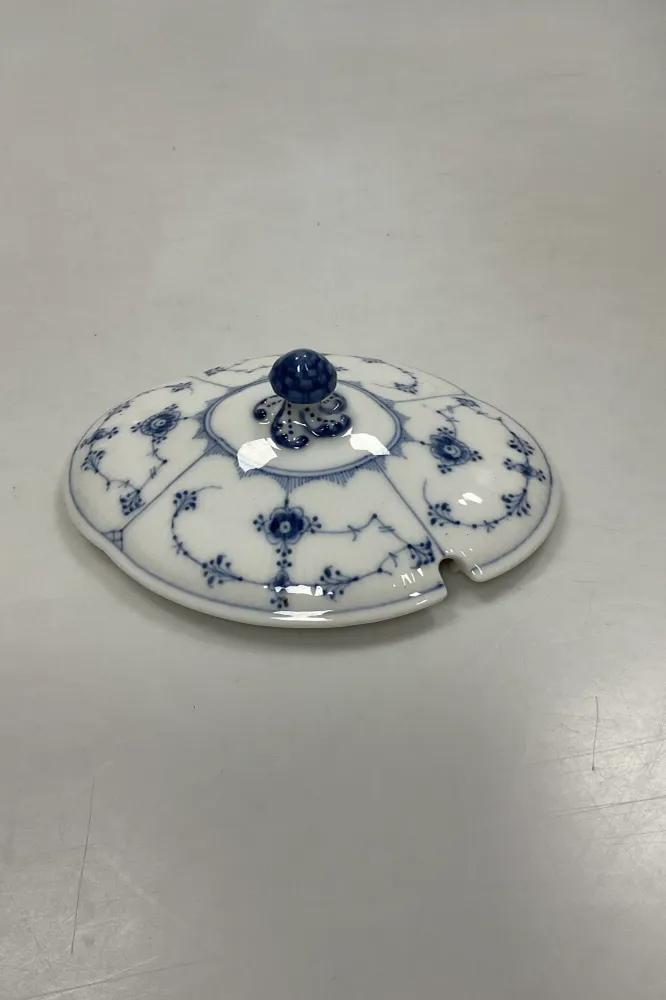 Royal Copenhagen Musselmalet Riflet låg til sovseskål No 207.