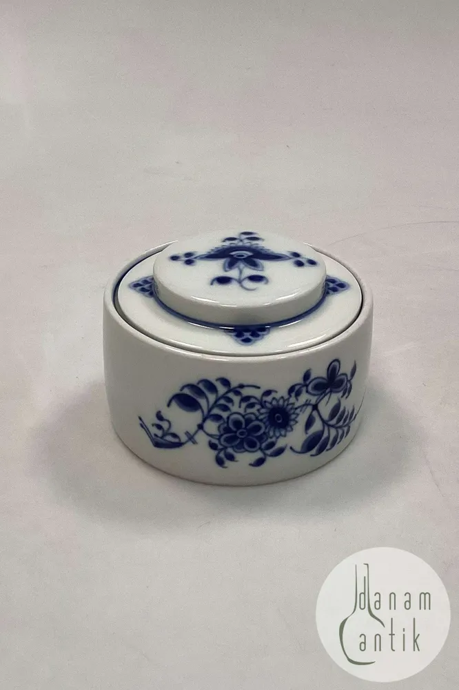 Royal Copenhagen Musselmalet Riflet Lågkrukke / Bonbonniere No 5024