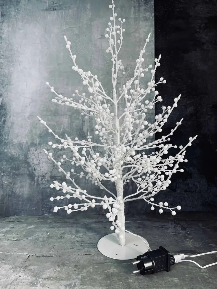 LED Træ med hvide bær - H60cm