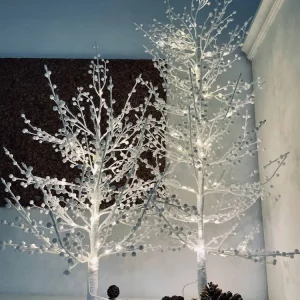 LED Træ med hvide bær – H90cm