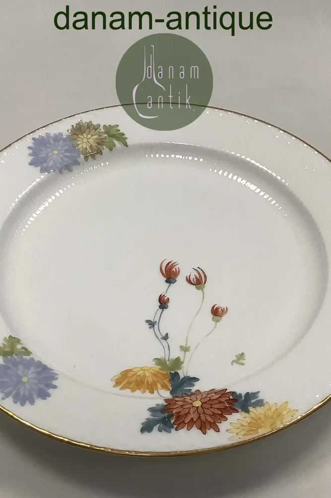 Royal Copenhagen Stel No 93 Hvid Halvblonde m. Blomster og Guldkant Rundt Servingsfad 32,3cm / 12.72 inch