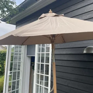 Venedig - Parasol Ø1,8 m 2 delt cappuccino NR. 46