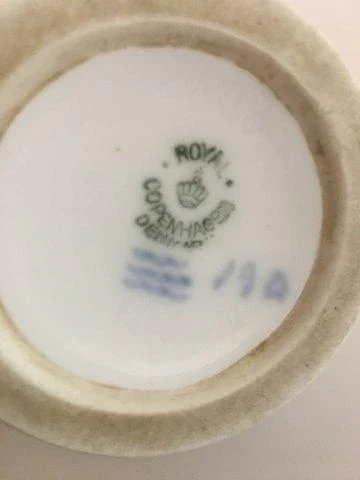 Royal Copenhagen 1925 Rundskuedagen Vase