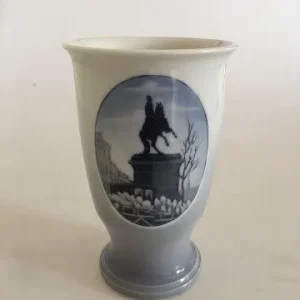 Royal Copenhagen 1932 Rundskuedagen Vase