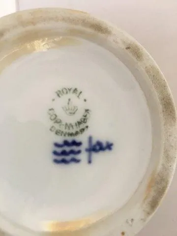 Royal Copenhagen 1932 Rundskuedagen Vase