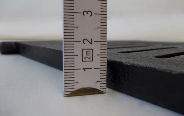 Ovn rist 19,5 x 22 cm (med næser) som en ujævn, skorstenrist