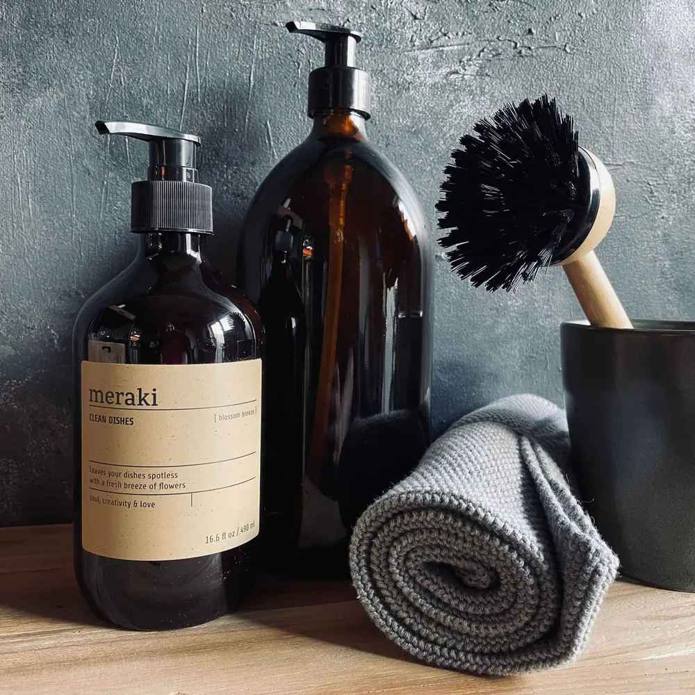 Genbrugsflaske med pumpe - 1. L - Brunt glas
