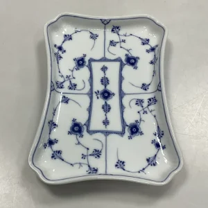 Royal Copenhagen Musselmalet Riflet Bakke No. 269