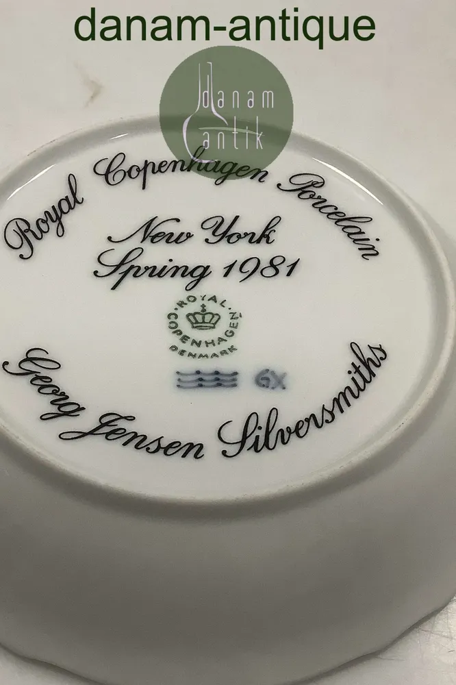 Royal Copenhagen Blå Blomst skål New York 1981