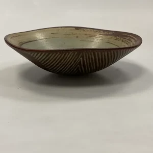 Royal Copenhagen Stentøjsskål af Axel Salto No. 20727 Måler 16cm / 6.30 inch