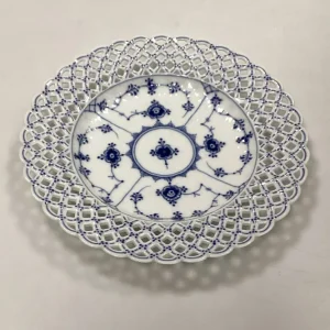 Royal Copenhagen Musselmalet Helblonde med gennembrudt kant Flad Tallerken No. 1/1099