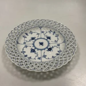 Royal Copenhagen Musselmalet Helblonde med gennembrudt kant Flad Tallerken No 1/1098