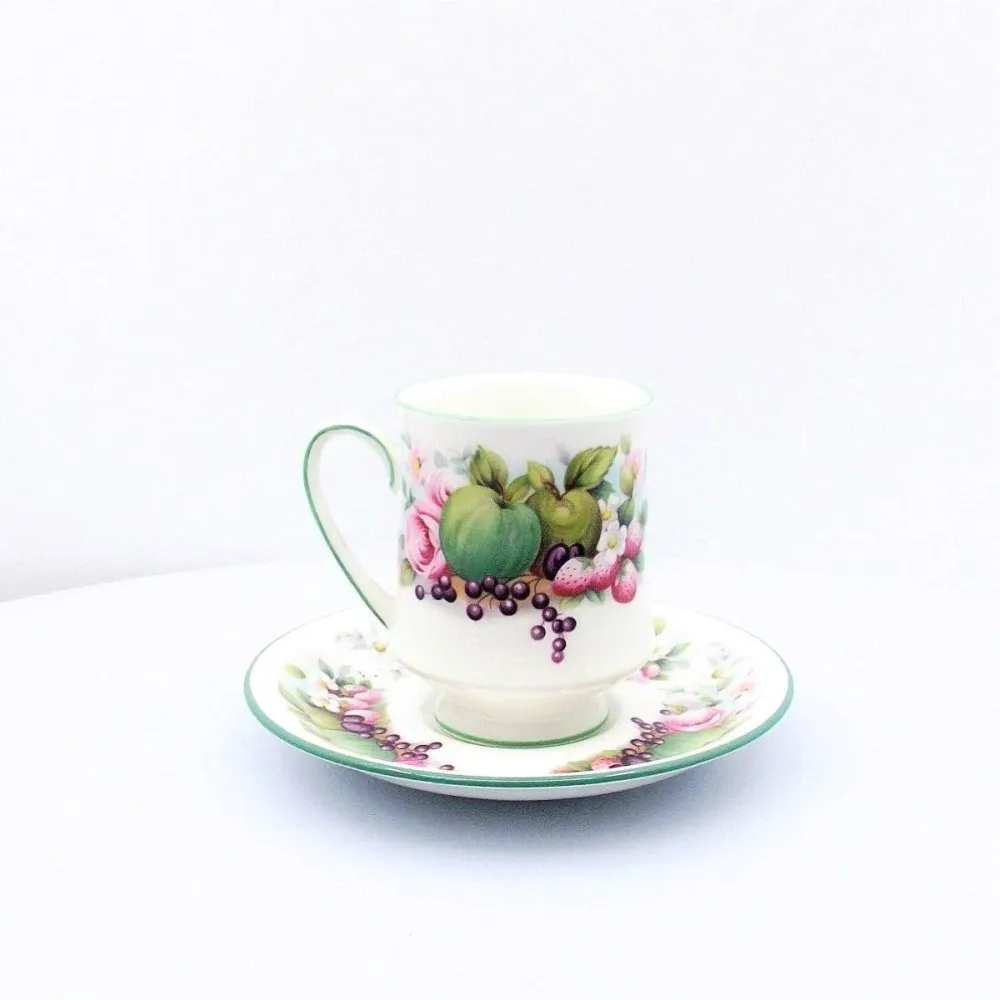 Royal Albert sæt med 12 engelske porcelænskaffekopper -B001