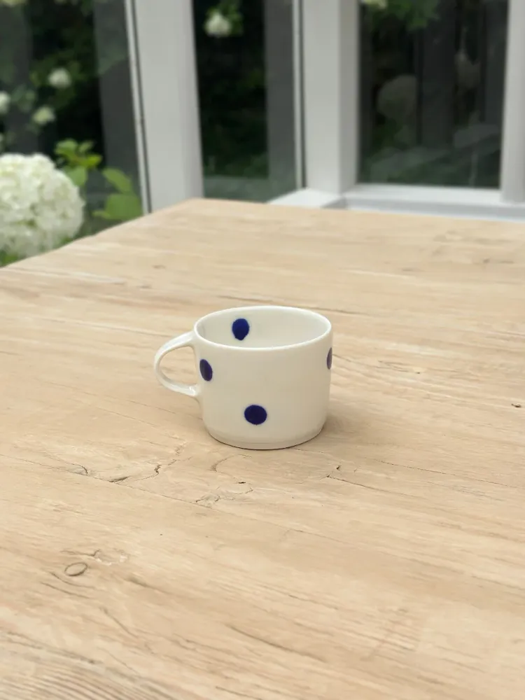 Ann-Louise Roman espressokop - store blå prikker Morning Routine