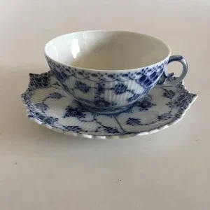 Royal Copenhagen Musselmalet Helblonde Tekop med underkop No 1130