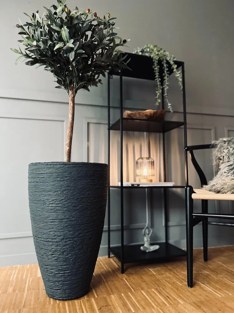 Krukke i plast - Vandret mønster - Koks H 60 cm