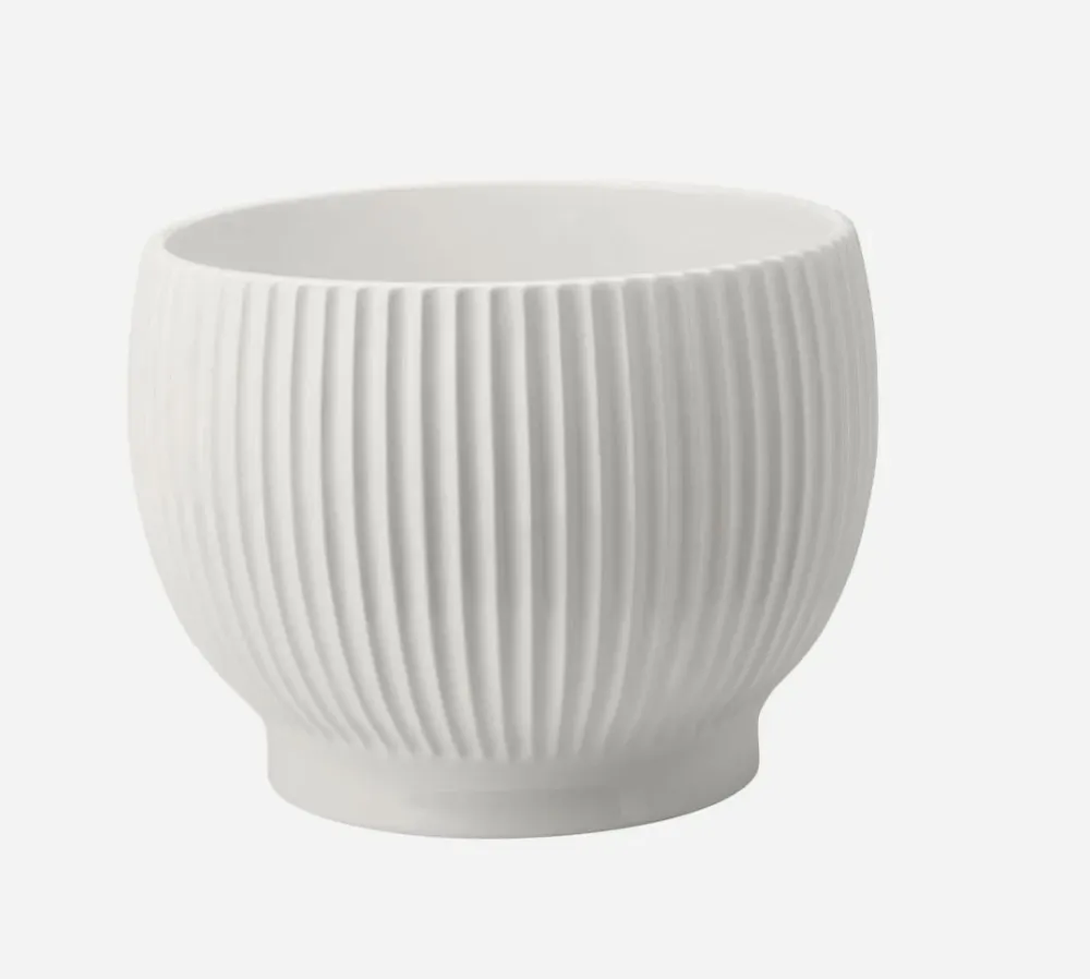 Knabstrup Keramik Urtepotteskjuler med riller, medium, ivory